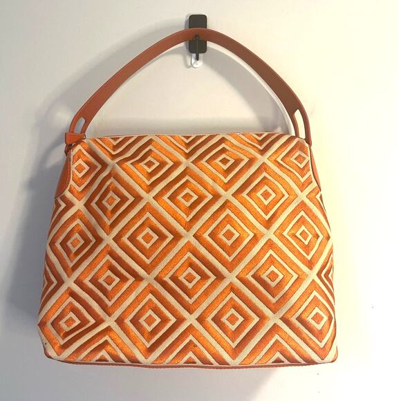 NEW Adrienne Vittadini Shoulder Woven Bag Orange Leather Details Zipper Closure - Picture 2 of 9
